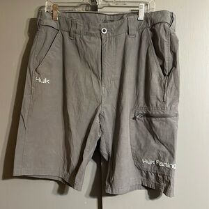 Like New Mens Huk 10.5 shorts